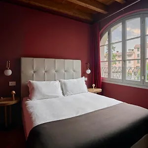Rego Apartments - Boutique Aparthotel & Serenity Spa With Some Off-Site Apartments In The Heart Of Bergamo City Center Μπέργκαμο